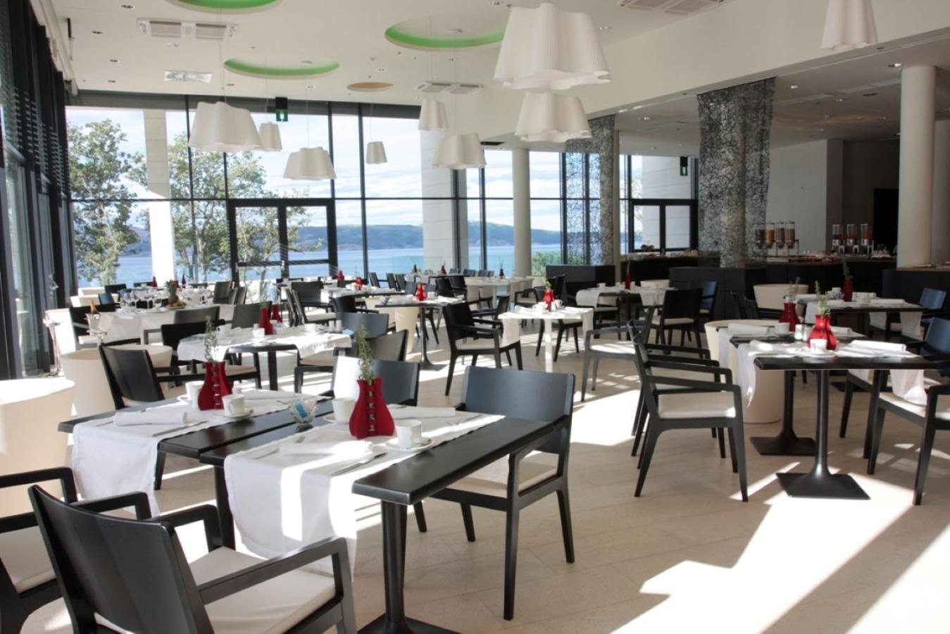 Apartments Grand Novi Vinodolski Resort Buitenkant foto