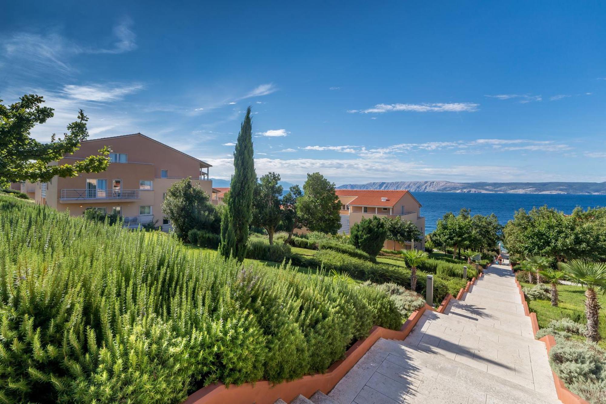 Apartments Grand Novi Vinodolski Resort Buitenkant foto