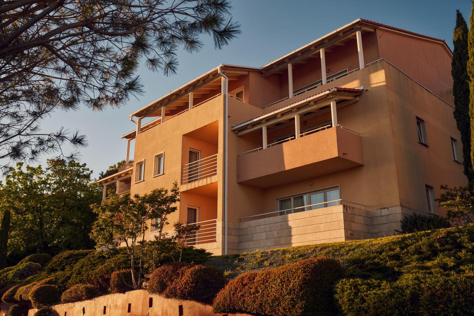 Apartments Grand Novi Vinodolski Resort Buitenkant foto