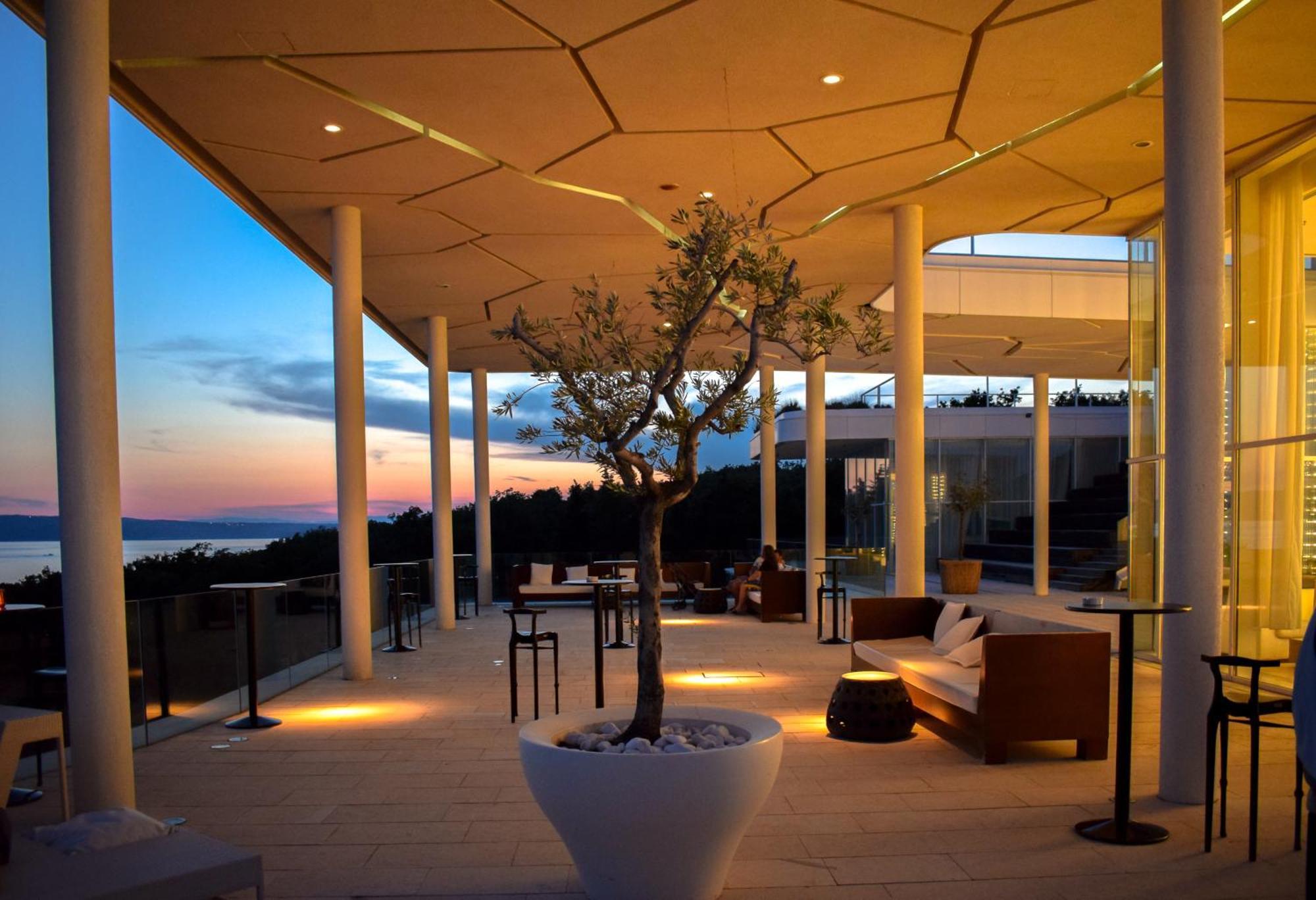 Apartments Grand Novi Vinodolski Resort Buitenkant foto
